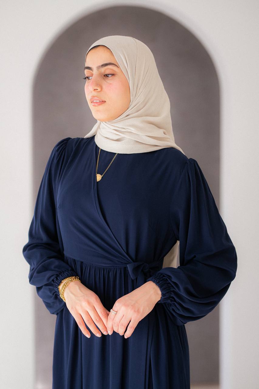 Elegant Crepe Dress With Tie
