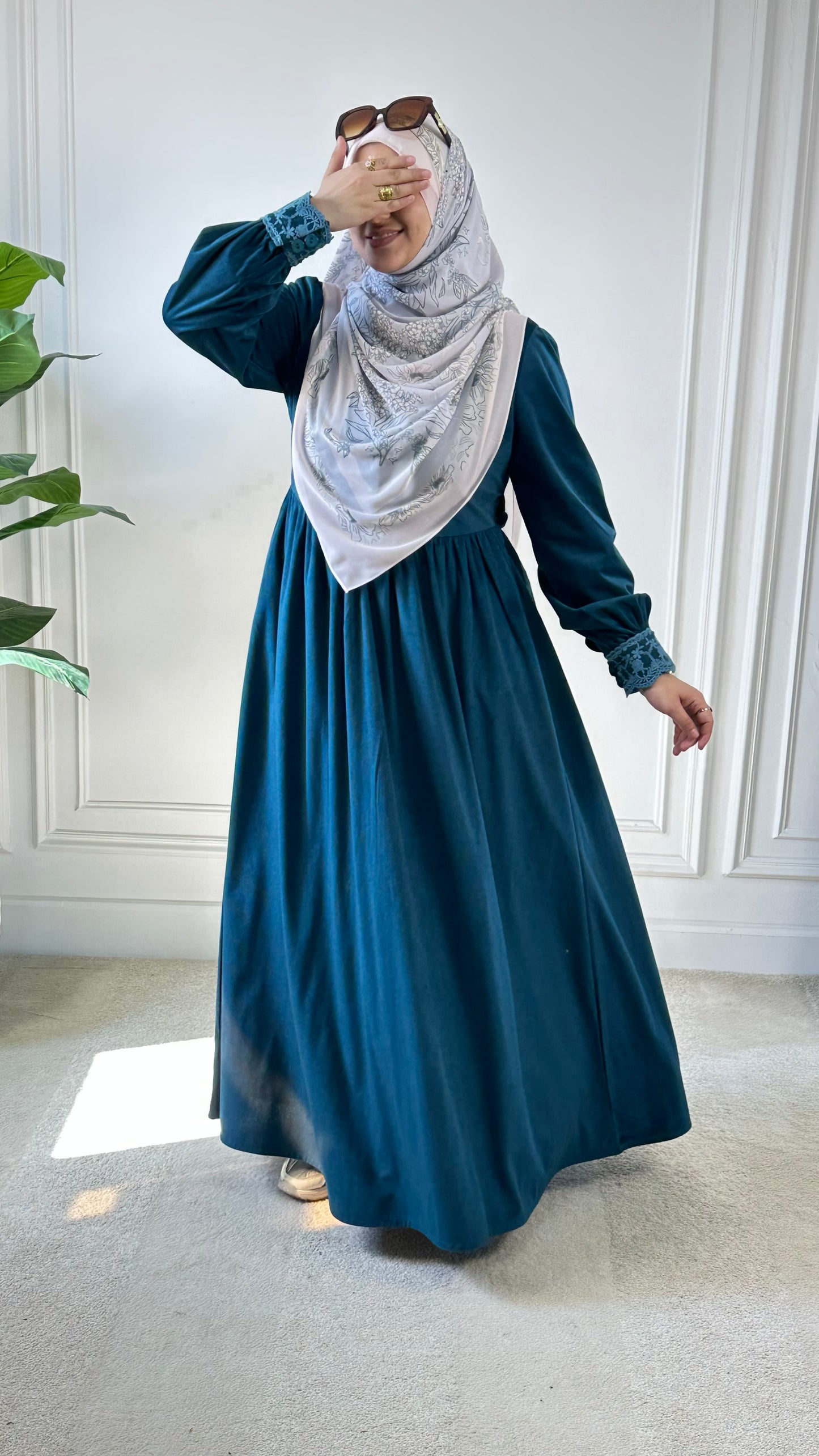 Floral Velvet Dress - Genzary